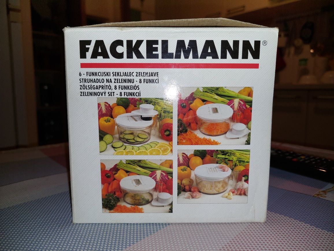 Robot de bucătărie manual, Fackelmann

Tăiător de legume cu 8 funcții,