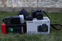 Canon 250D + китов обектив + светкавица
