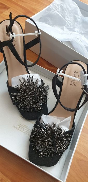 Sandale toc Dama NOI marimea 39 negre model deosebit ocazie petrecere