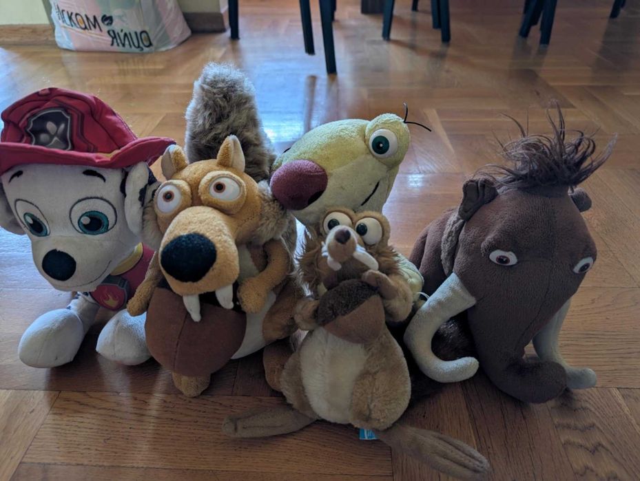 Лот плюшени играчки