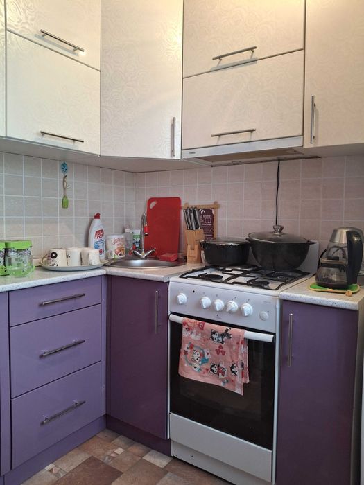 Продам 2-х комнатную квартиру по адресу 3 мкр. 49 дом. Этаж 2 из 5.