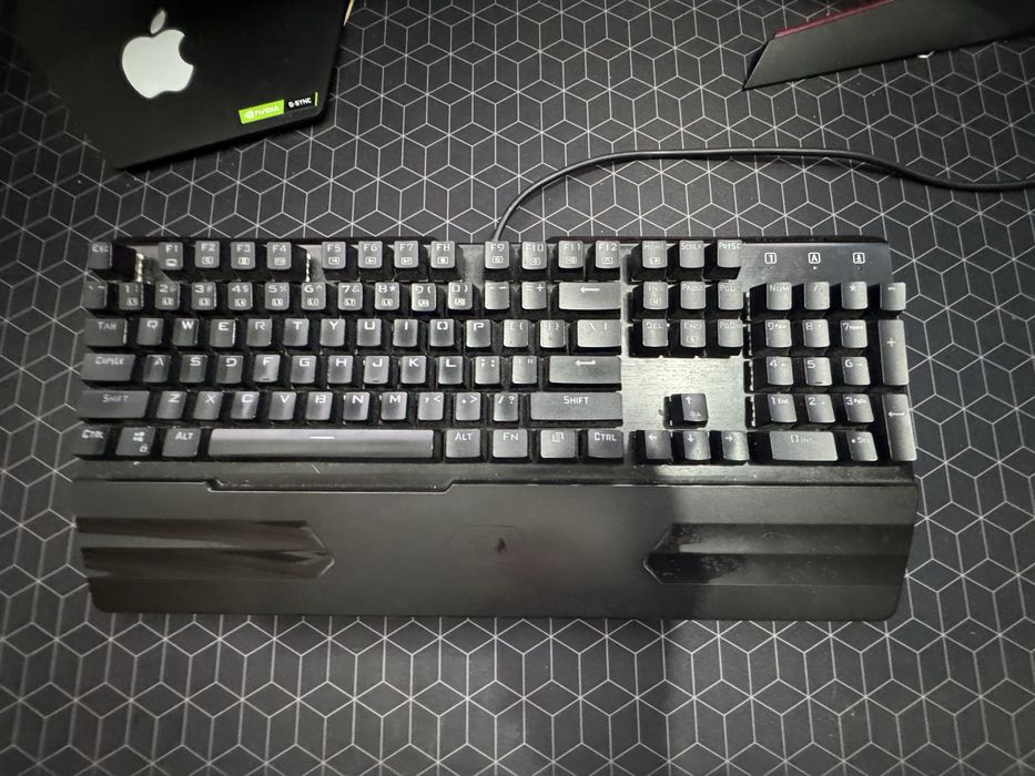 Setup Complet Gaming: 2 monitoare, casti+tastatura+mouse + pc