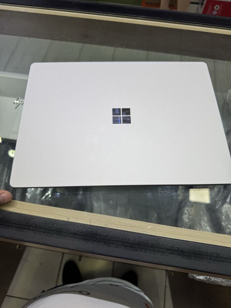 Surface laptop 1867 Core i5-1035G7 DDR4 8GB SSD NVMe 256 14’ IPS 2K TS