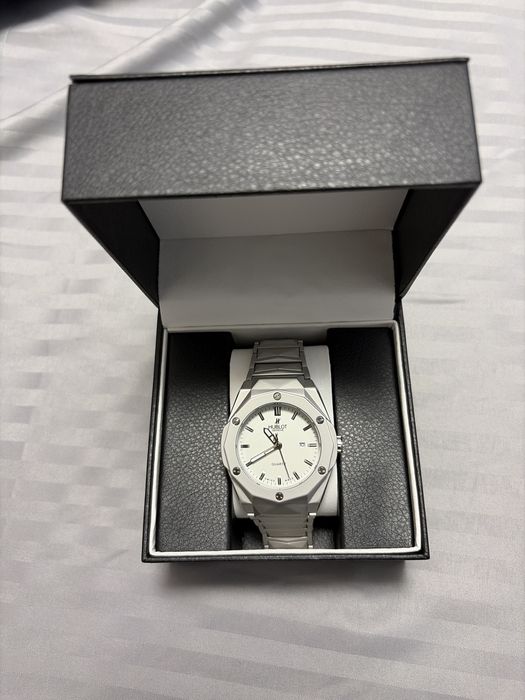 Продам часы hublot luxe