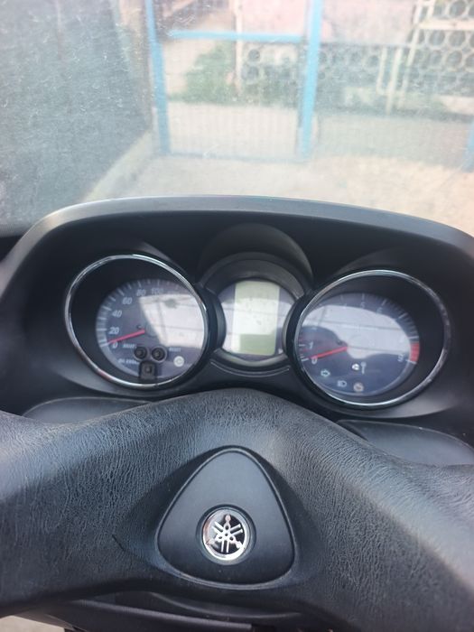 Vând/Schimb 2 scutere . Motoare de 400 și 125