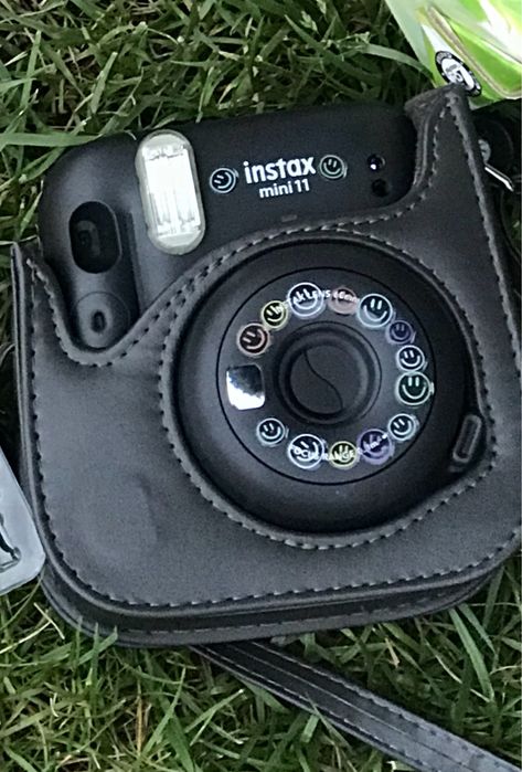 Продам Instax mini 11