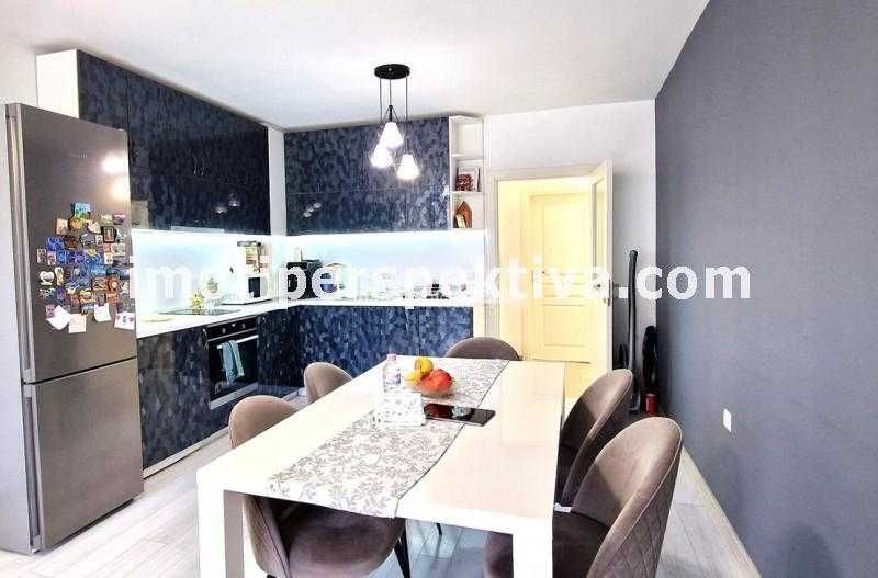Продава се Тристаен апартамент в Пловдив, Христо Смирненски - 97 кв.м за 1784 €/кв.м - Снимка #2