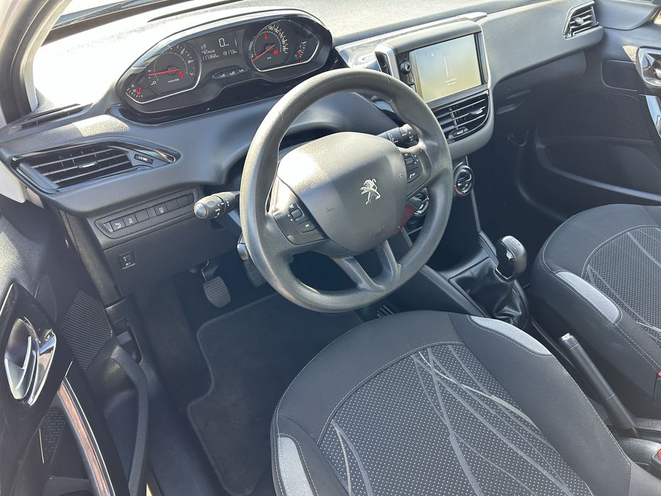 Peugeot 208 Active benzina