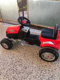 Детски трактор с педали