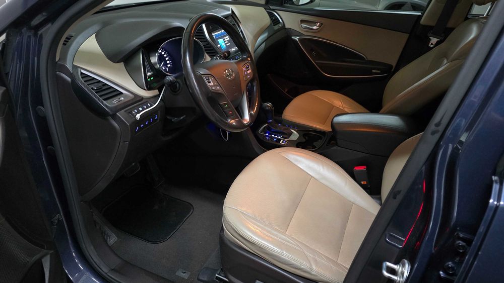 Hyundai Santa Fe 2017 — 2.2 Diesel • Echipare Luxury Pack