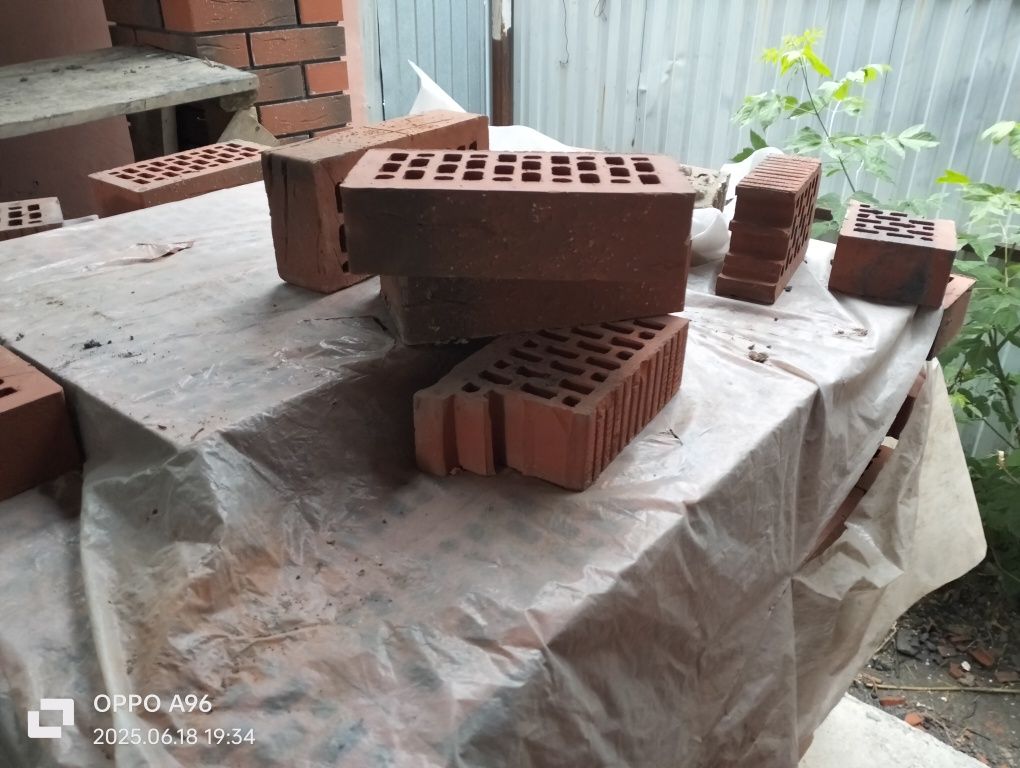 Продам облицовочный  кирпич