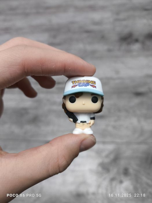 Игрушка очень странные дела