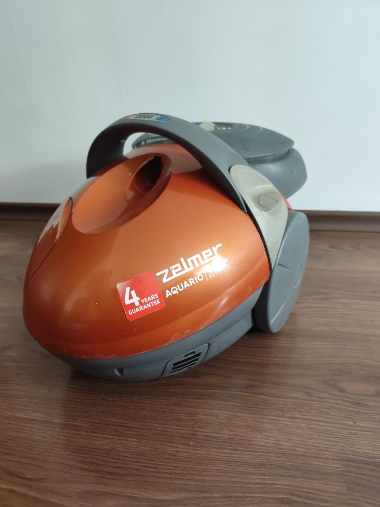 Прахусмукачка Zelmer Aquario