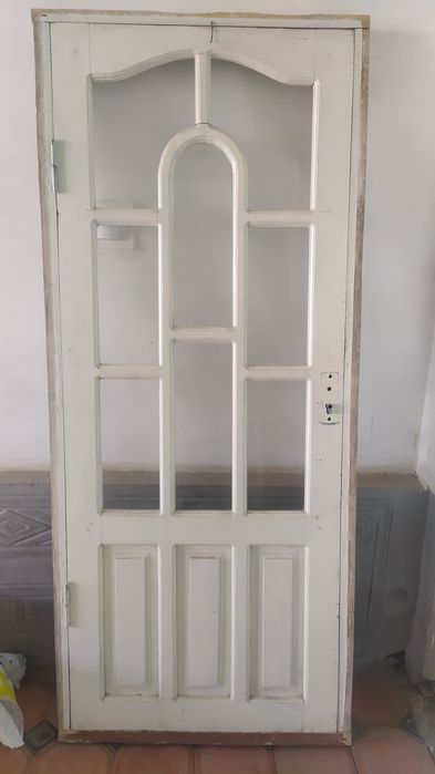 Продается двери,рамы дерево