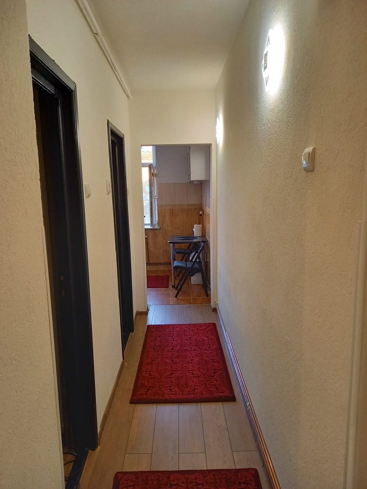 Apartament de vanzare 2 camere decomandat, renovat recent.