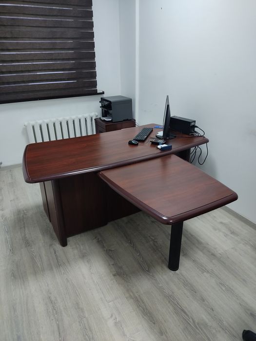 Офисная мебель стол, шкаф, тумбочка