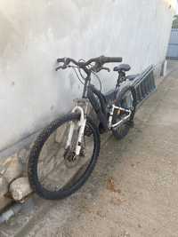 Vand bicicleta mountain bike!!!