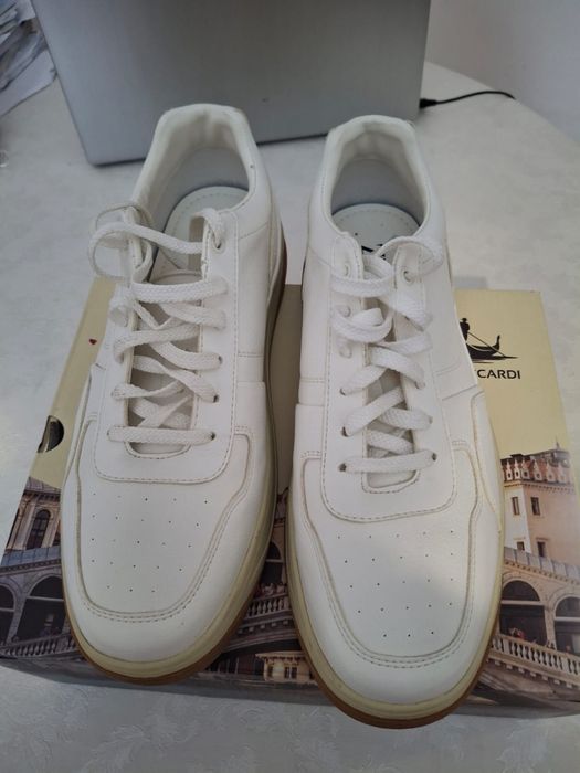 Кроссовки от ZARA