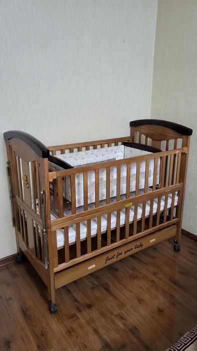 Кровать детская, фабричная.