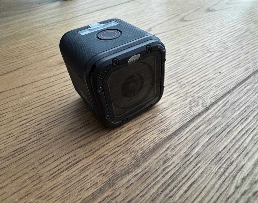 vand gopro hero 5 session + shorty mini trepied extensibil