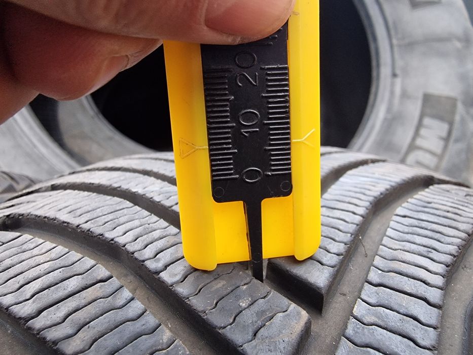 Anvelope 215/55R17 marca Michelin, DOT 2024, 6 mm