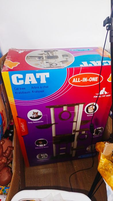 Ansamblu pt pisici cu loc de joaca și odihna