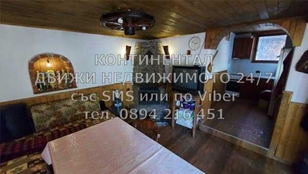 Двуетажна тухлена къща 110м2 с двор 500м2 отл. състояние - код 61875