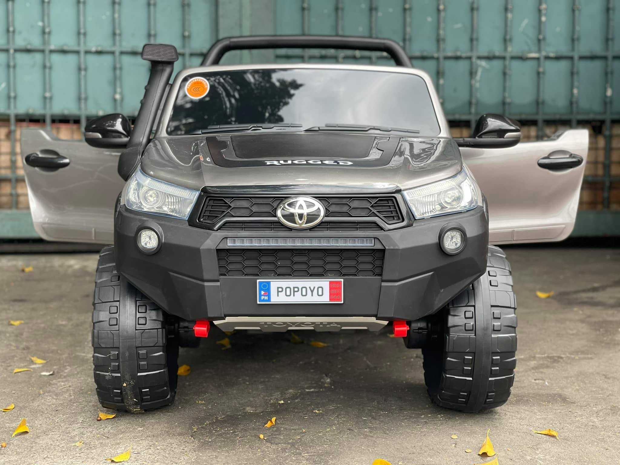 Masinuta electrica pentru 2 copii Toyota Hilux 4WD RuggedX 2021 #GREY