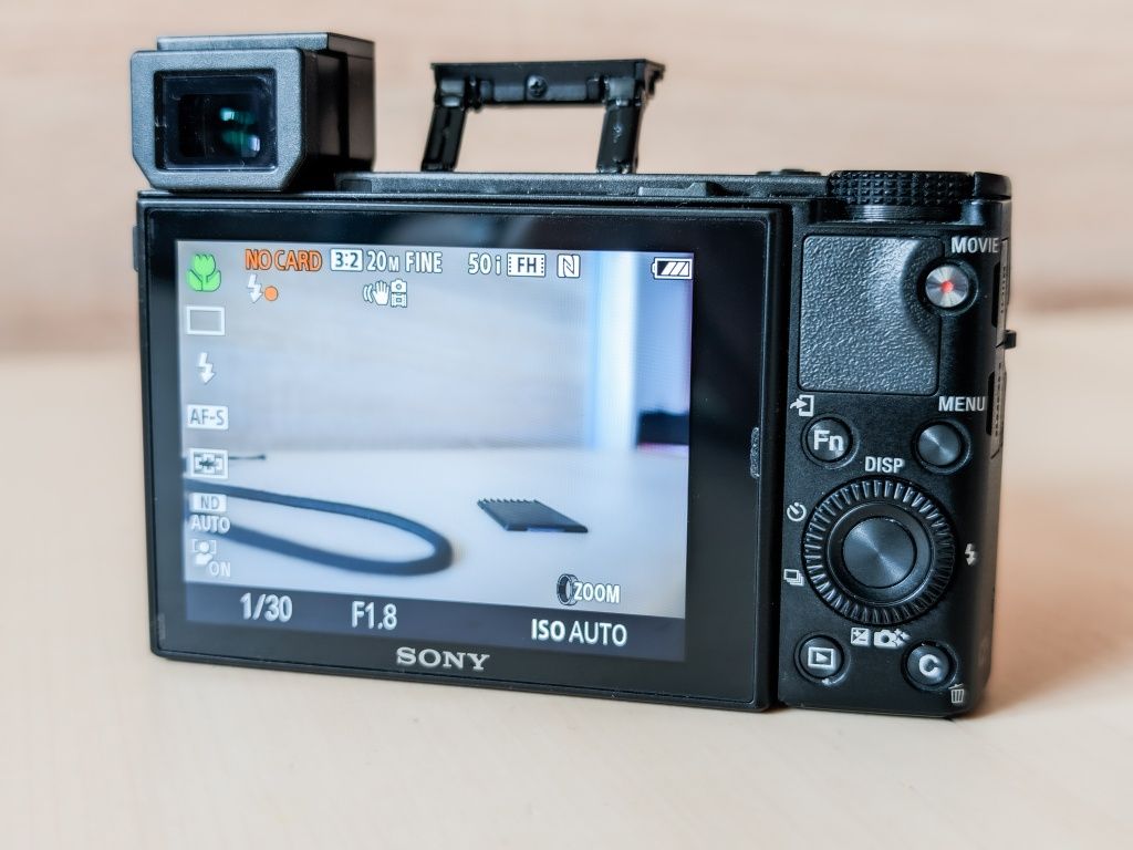 Sony RX100 Mark III (Комплект)