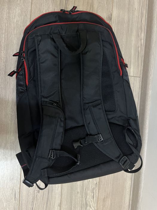 Раница 17” ASUS, подходяща за път, лаптоп и училище