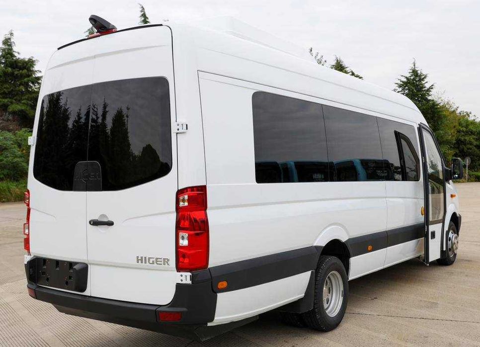 Туризм учун кичик сигимли автобус