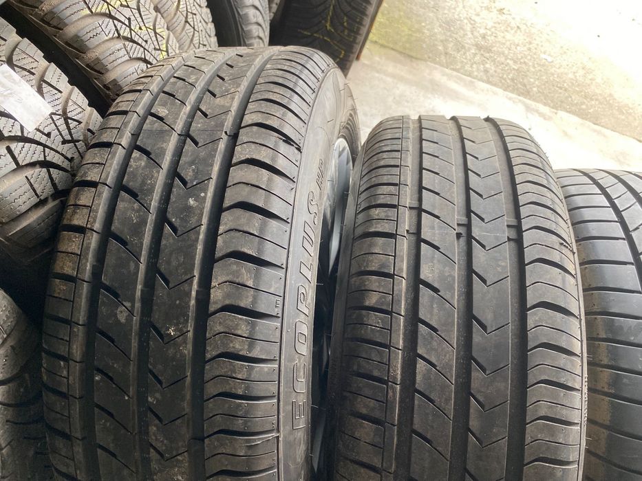 Jante Skoda aliaj R16 cu Anvelope M+S 205 60 16 Kumho