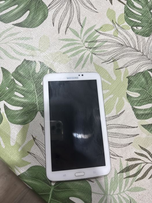 Продам самсунг таб3 планшет