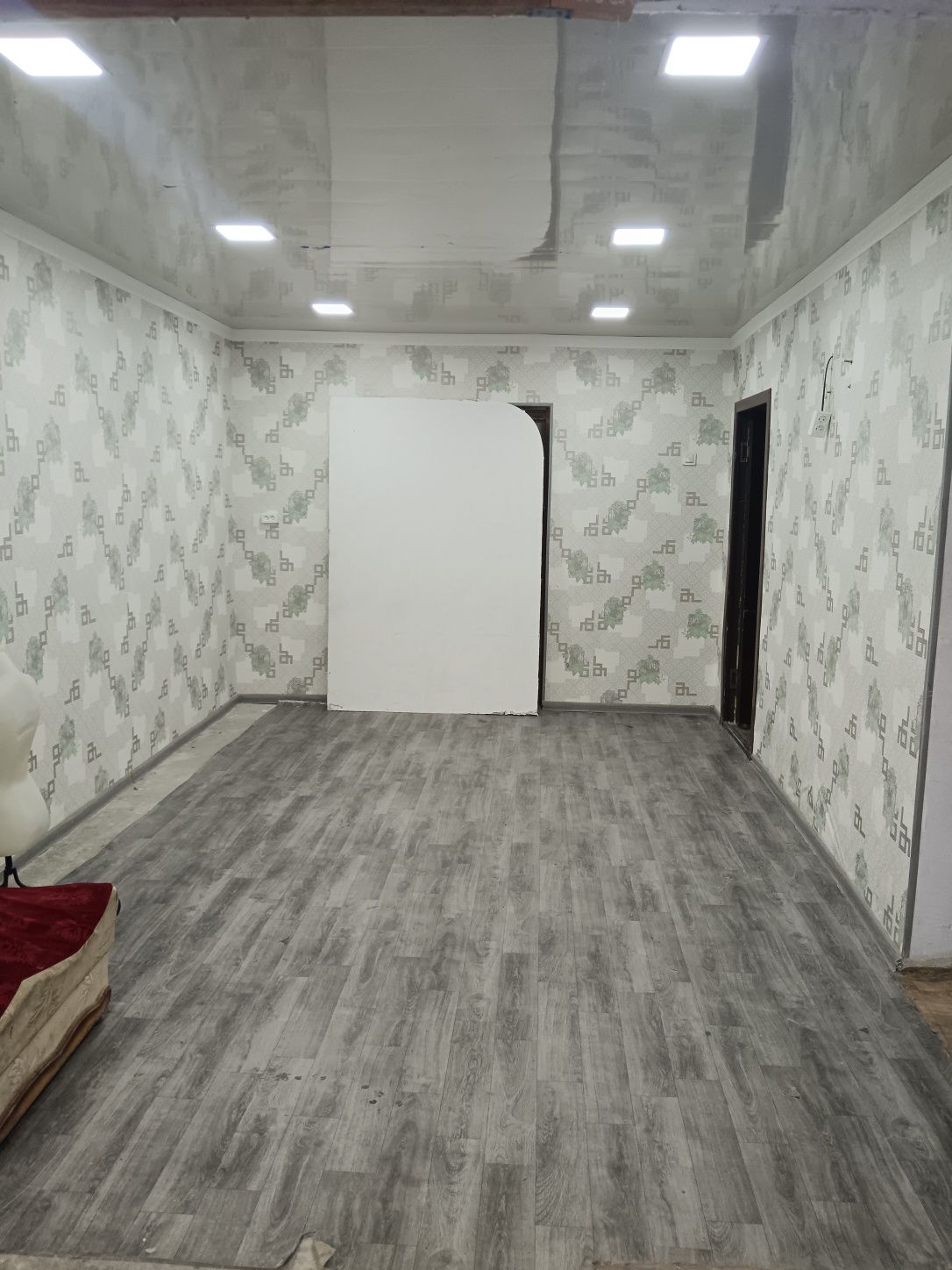 Olmaliqda 2 xonali pod ofis ne jiloy joy