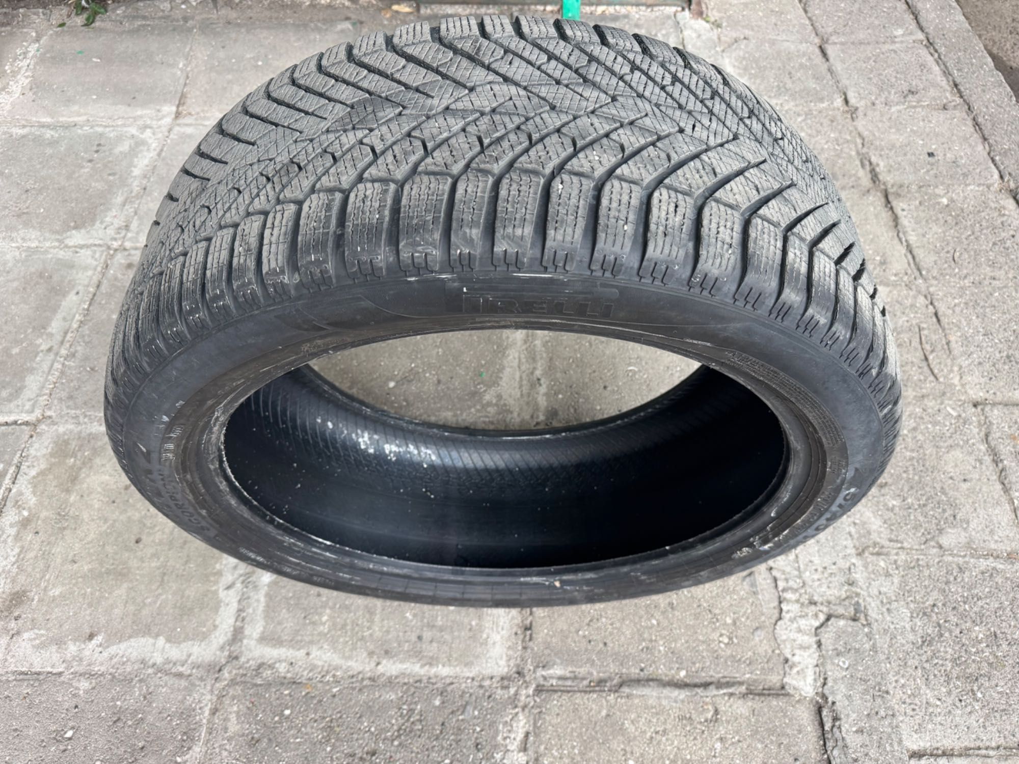 Зимни Гуми Pirelli 22 Run Flat предни и задни