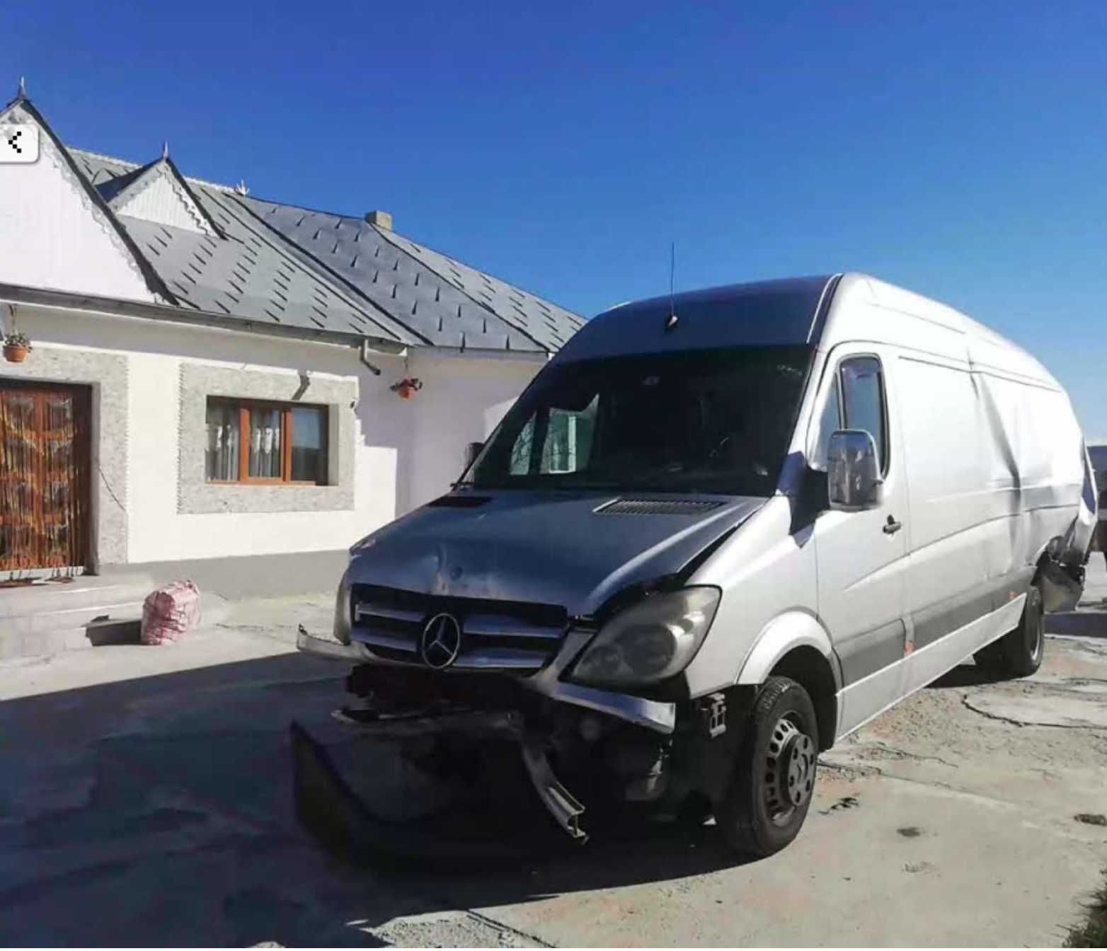 Dezmembrez Mercedes Sprinter w906 518, 519 3.0 v6 135kw om642 2007