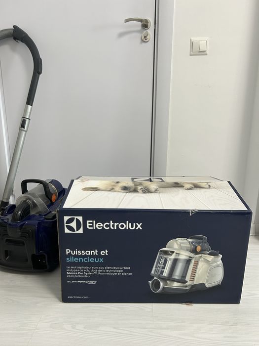 Aspirator fara sac Electrolux ESPC71DB, 650W, 1.4 L, Hygiene Filter