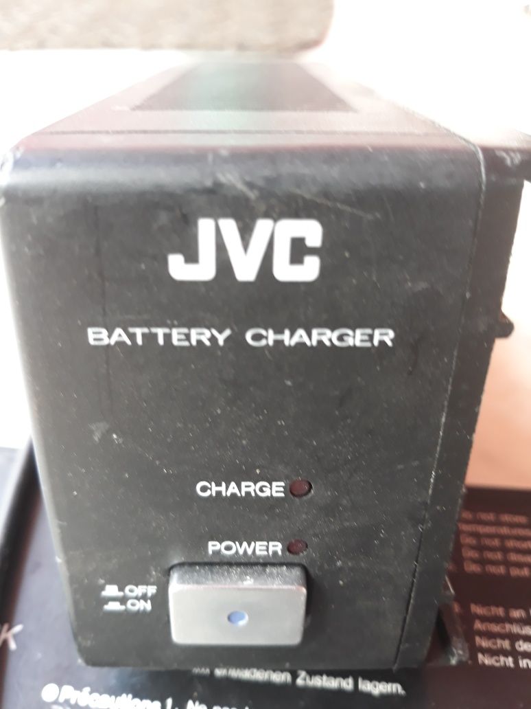Încărcător  + baterie marca jvc