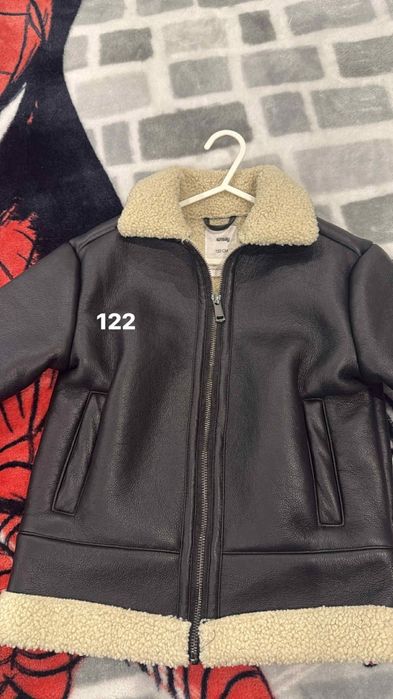 Продавам якета за момче