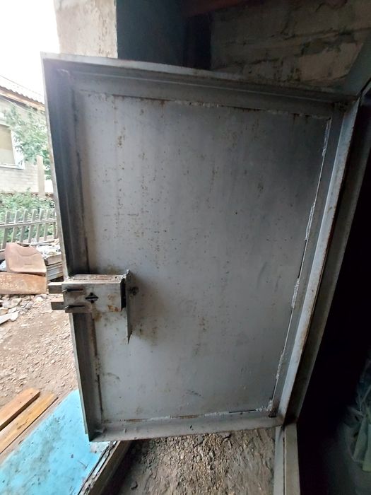 Гаражные ворота с калиткой