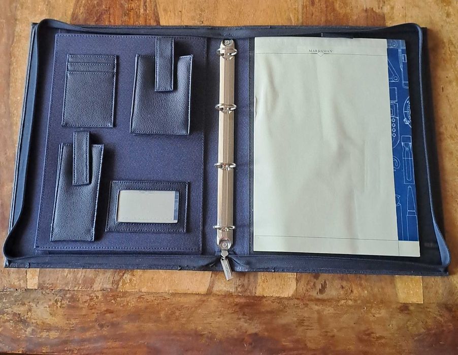 папка за документи класьор 4 ринга син кожа с цип Марксман Marksman А4