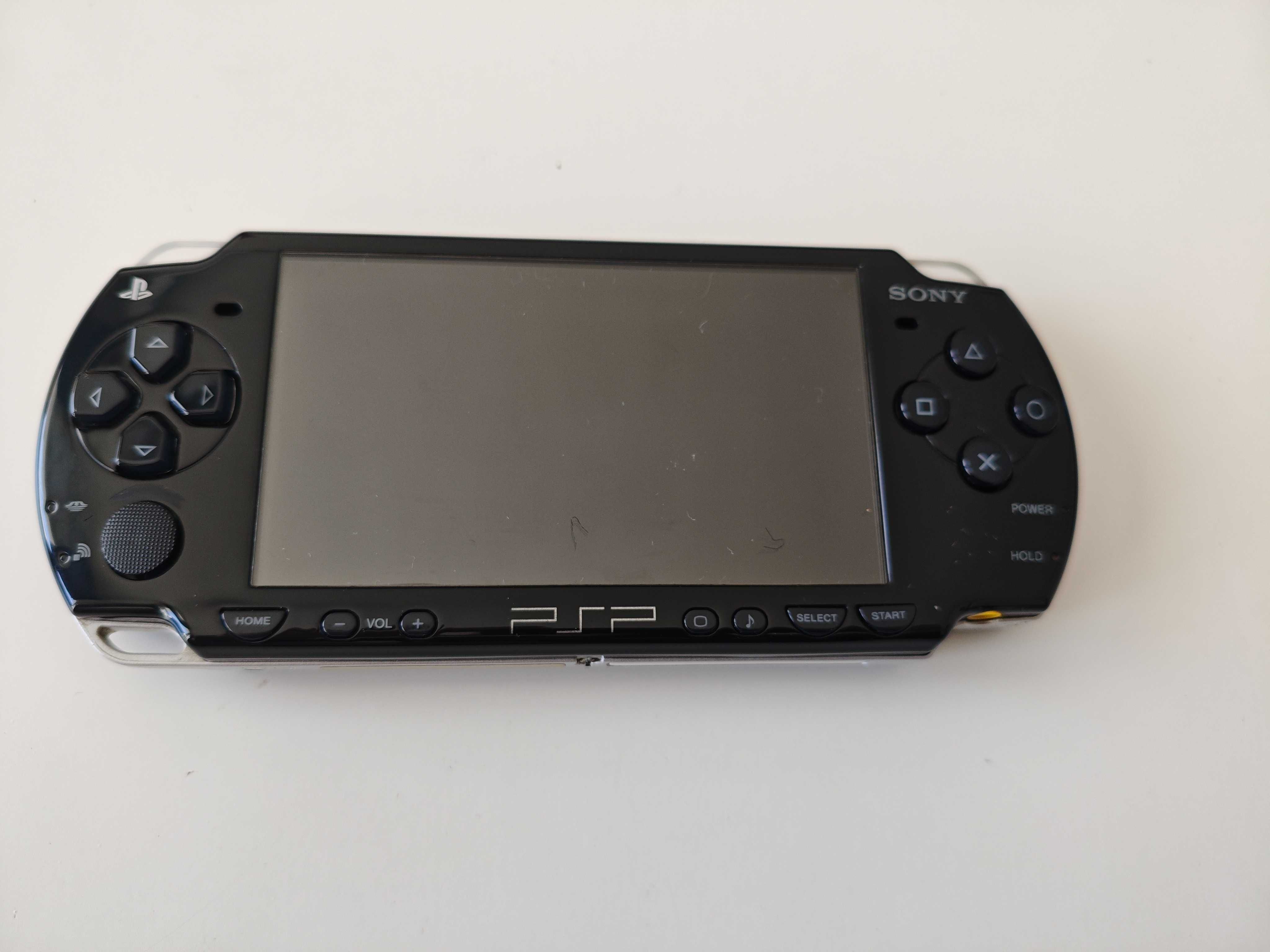 Sony PSP 2000 Playstation Portable - качени много игри