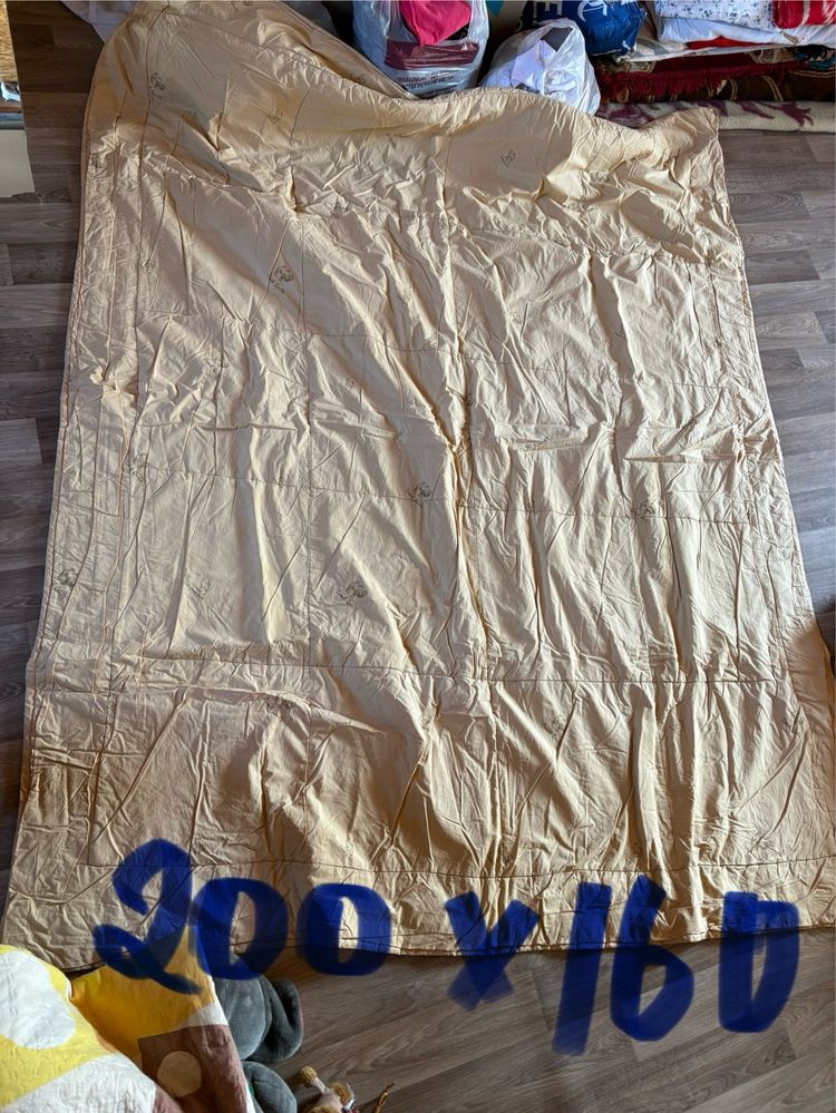 Продам одеяла  разные