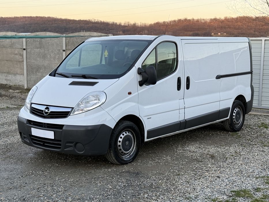 Opel Vivaro 2014 - Lung - 2.0 CDTI - Euro 5 - A/C - USI - Laterale