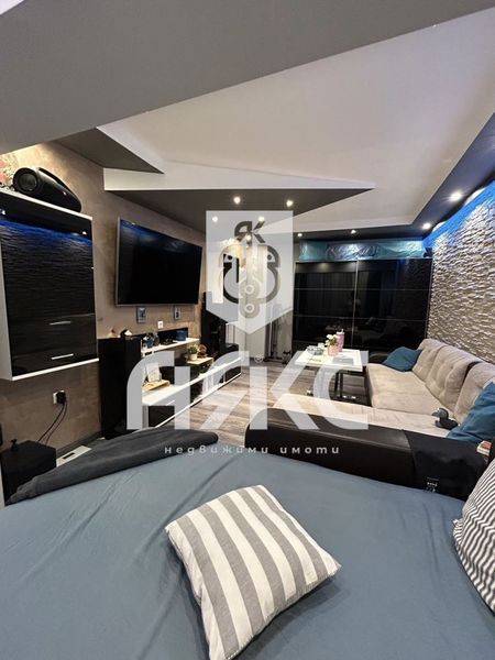 Двустаен обзаведен апартамент в кв. Дружба 1