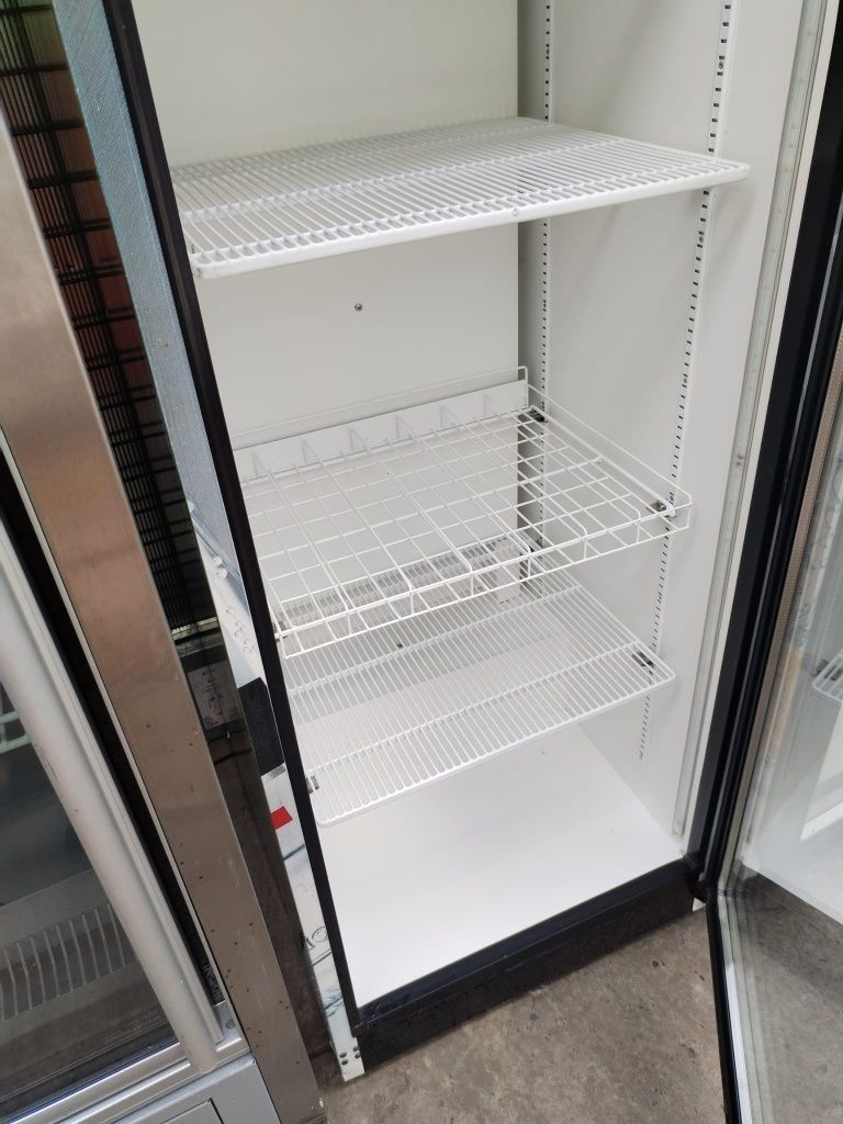 Vitrine frigorifice cu o ușă frigider
