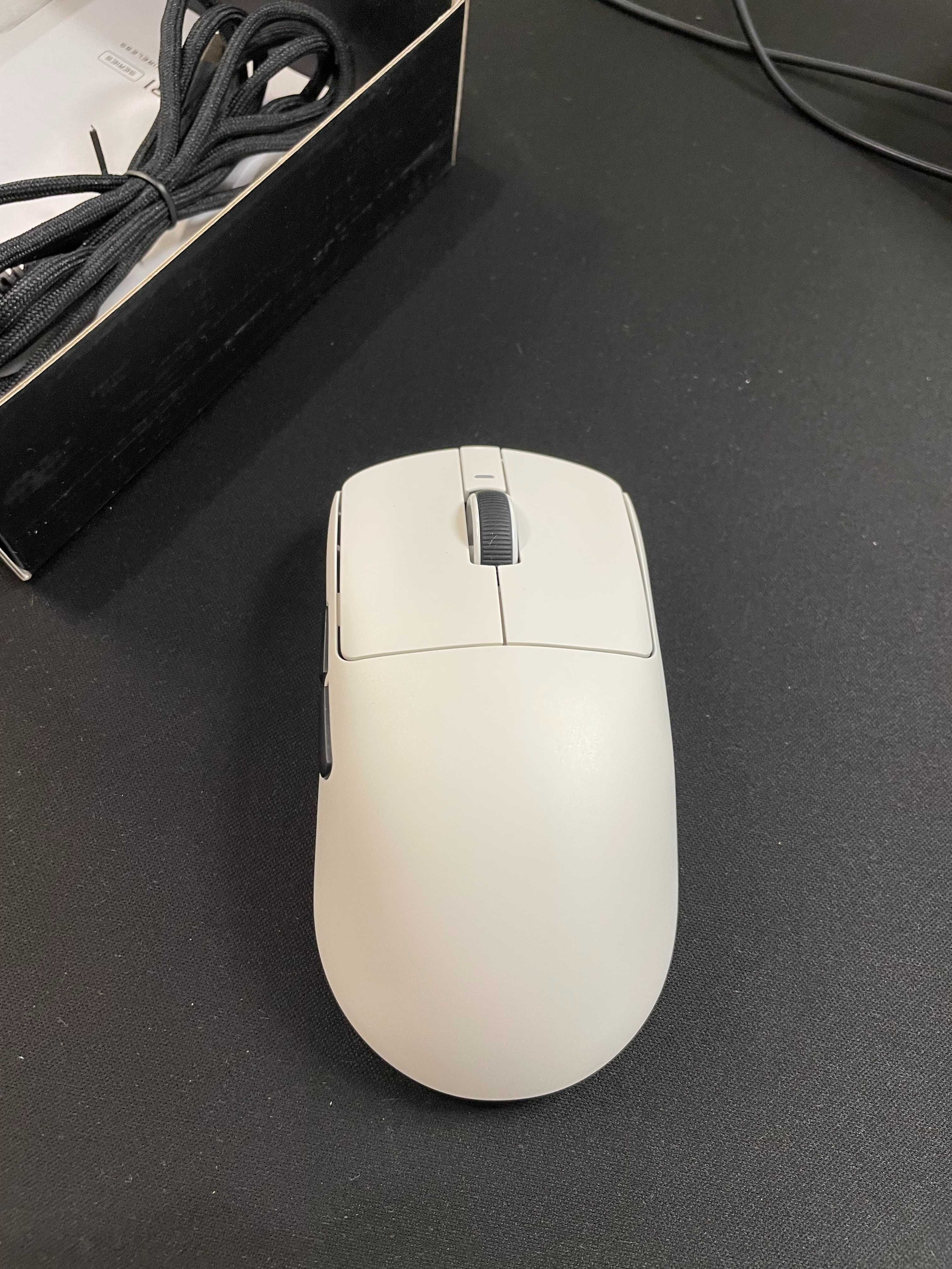 Мышь VXE R1 SE+ белый