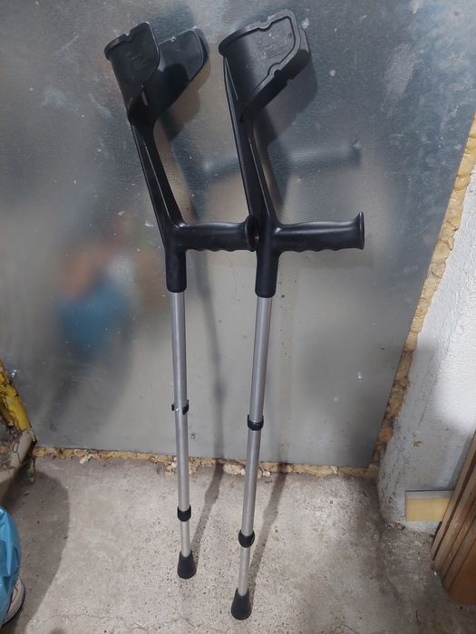 Carje medicale din aluminiu ,pentru cei cu probleme