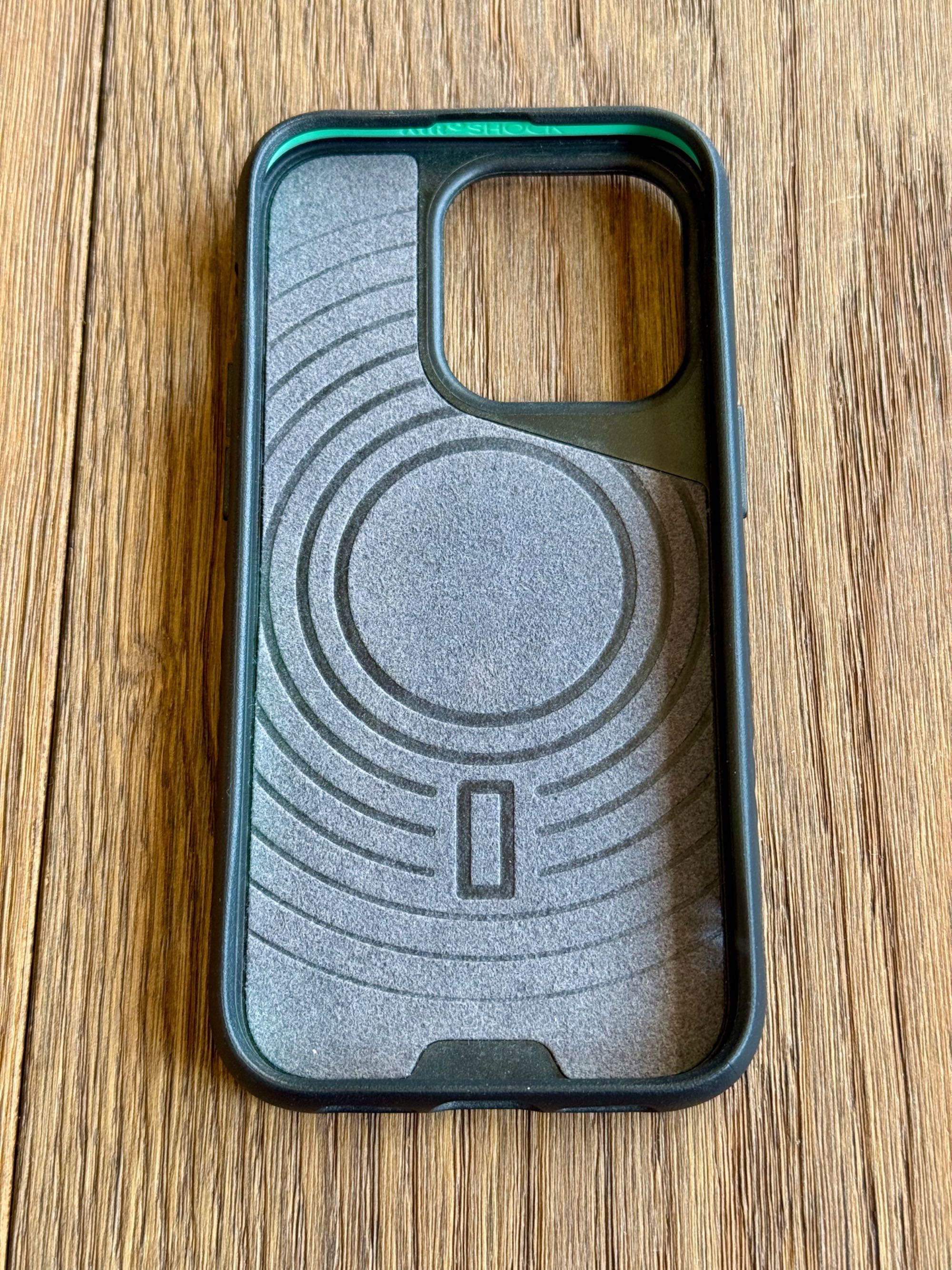 Много здрав кейс за iPhone 14 Pro, гръб дърво орех, Mous Case Walnut