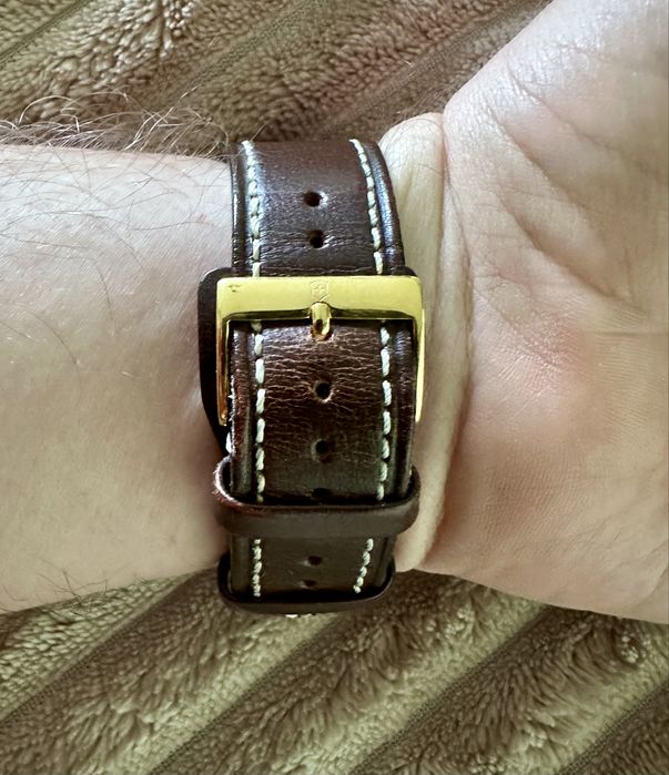 Vând ceas bărbătesc Victorinox Swiss Army Infantry auriu